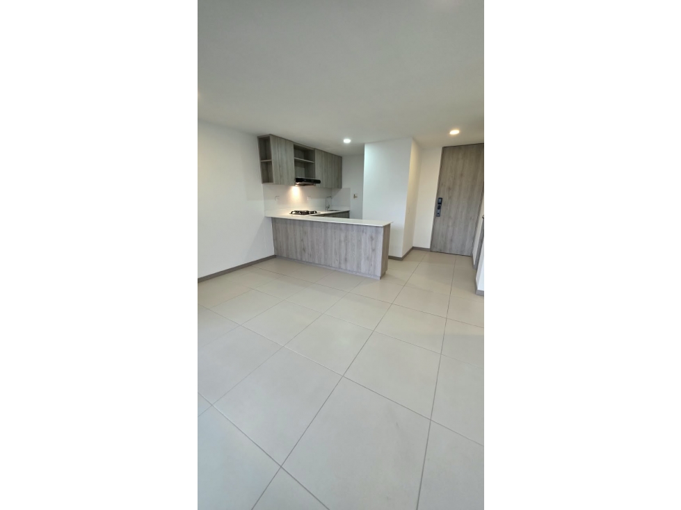 Apartamento en arriendo en Zona Industrial No. 1, Itagüí · foto 2 de 17