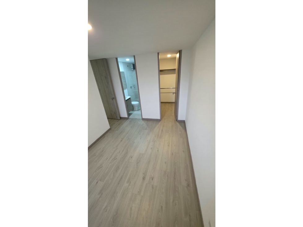 Apartamento en arriendo en Zona Industrial No. 1, Itagüí · foto 8 de 17