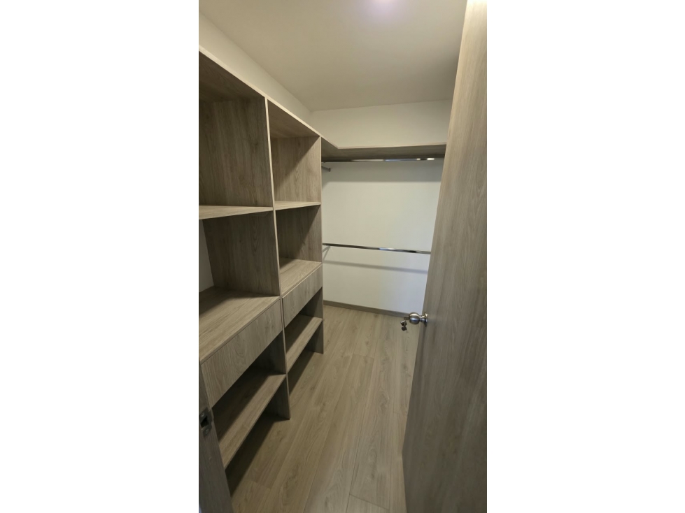 Apartamento en arriendo en Zona Industrial No. 1, Itagüí · foto 10 de 17