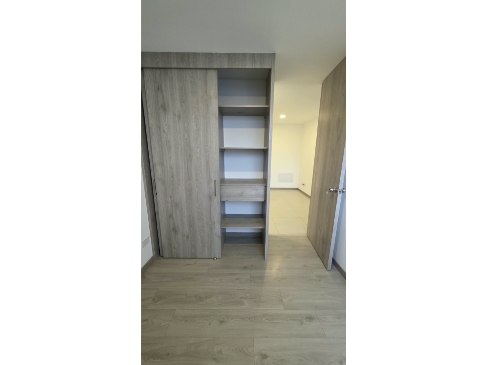 Apartamento en arriendo en Zona Industrial No. 1, Itagüí · foto 14 de 17