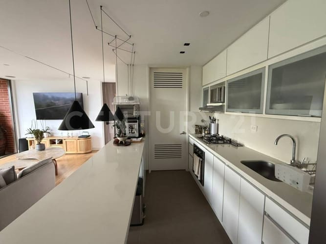 Apartamento de 2 alcobas en venta en El Tesoro, Medellín, 109 m² · foto 3 de 18