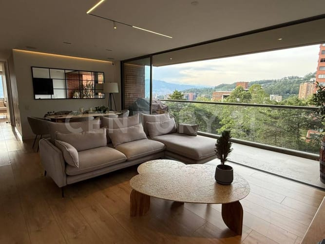 Apartamento de 2 alcobas en venta en El Tesoro, Medellín, 109 m² · foto 4 de 18