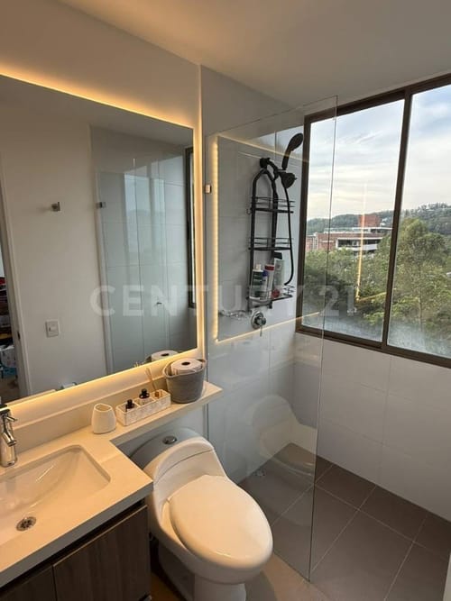 Apartamento de 2 alcobas en venta en El Tesoro, Medellín, 109 m² · foto 8 de 18