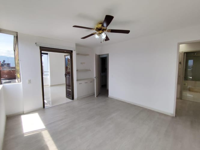 Apartamento de 4 alcobas en venta en El Poblado, Medellín, 159 m² · foto 3 de 24