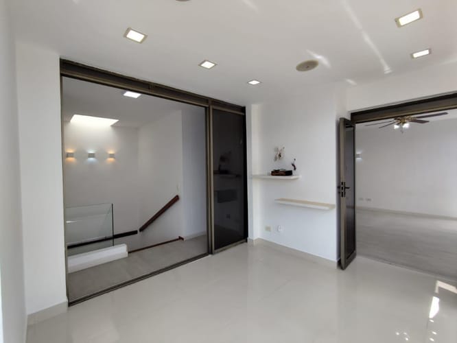 Apartamento de 4 alcobas en venta en El Poblado, Medellín, 159 m² · foto 4 de 24