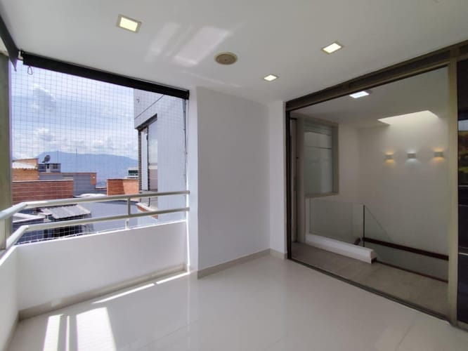 Apartamento de 4 alcobas en venta en El Poblado, Medellín, 159 m² · foto 6 de 24