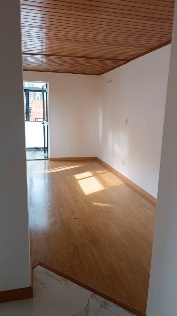 Apartamento en venta en Cedritos, Bogotá · foto 3 de 21