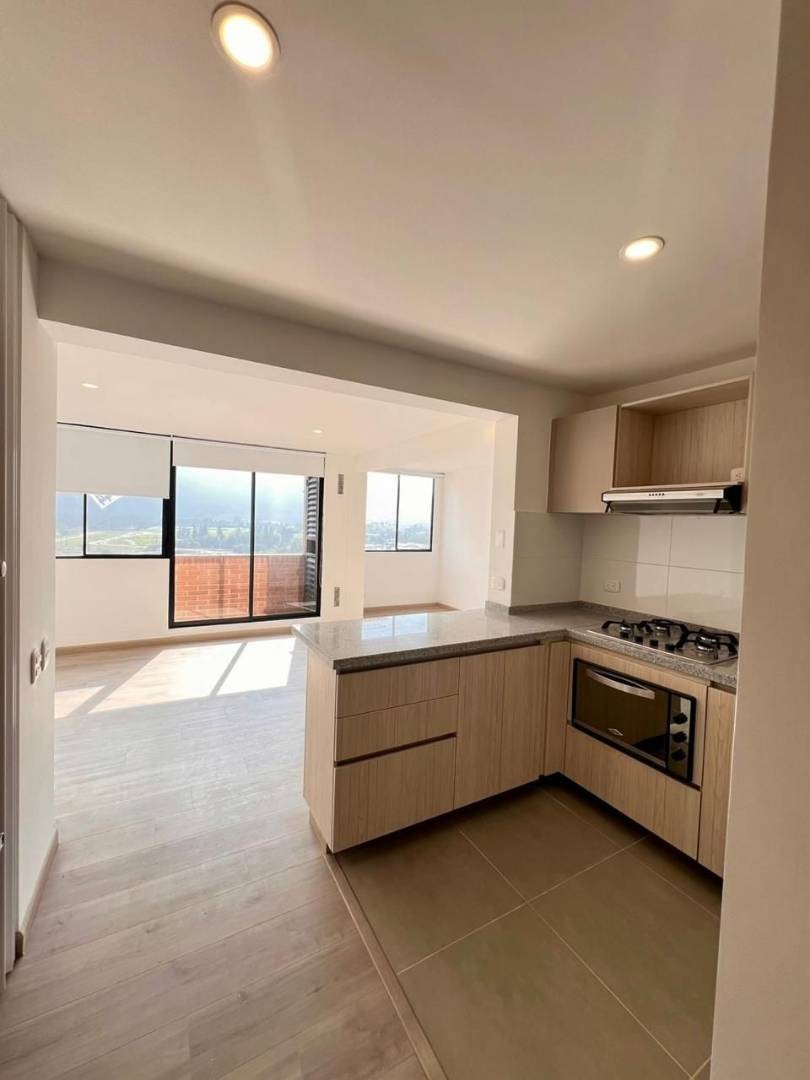 Apartamento en venta en Lagos De Torca, Bogotá · foto 3 de 10