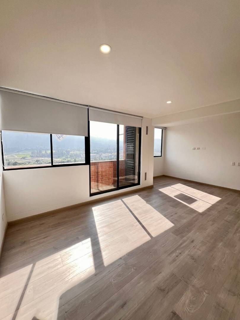 Apartamento en venta en Lagos De Torca, Bogotá · foto 4 de 10