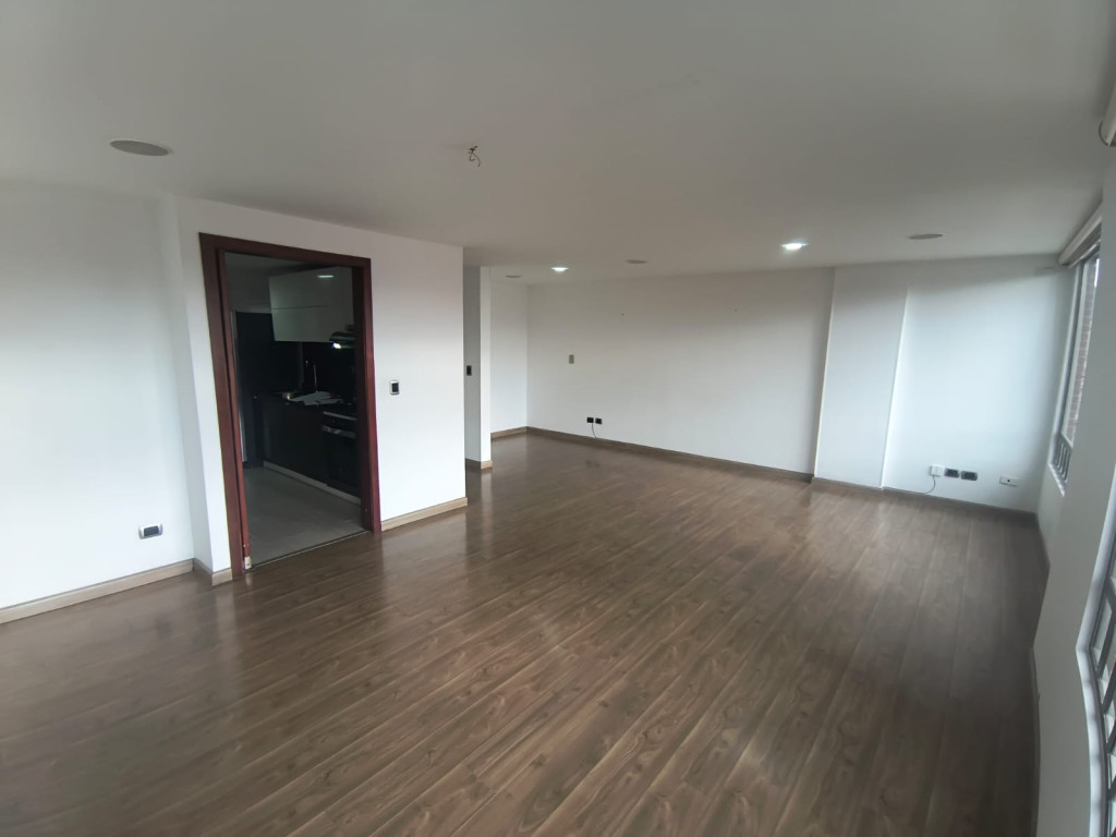 Apartamento en venta en Santa Barbara Central, Bogotá · foto 3 de 24