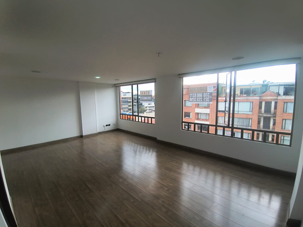 Apartamento en venta en Santa Barbara Central, Bogotá · foto 4 de 24