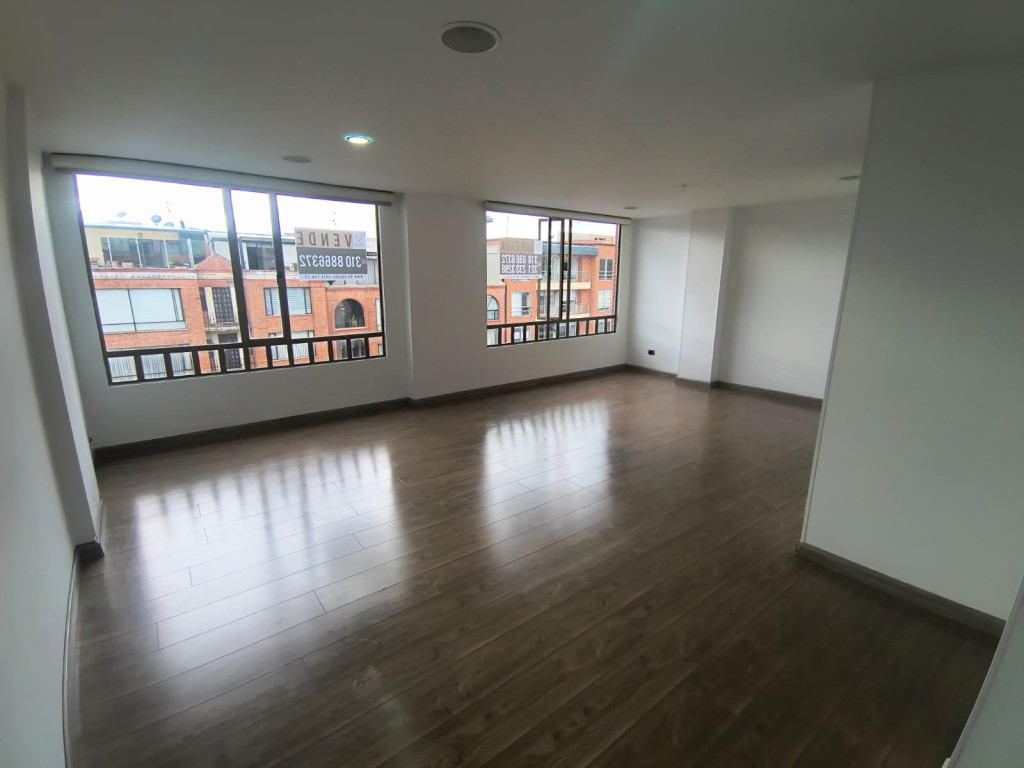 Apartamento en venta en Santa Barbara Central, Bogotá · foto 5 de 24