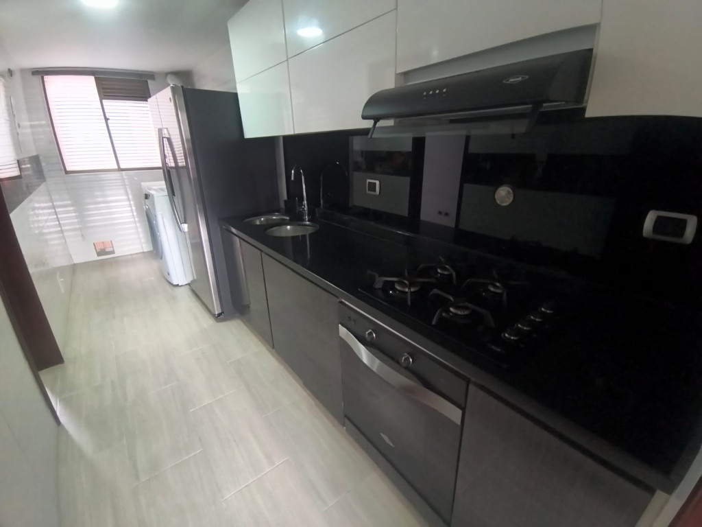 Apartamento en venta en Santa Barbara Central, Bogotá · foto 6 de 24
