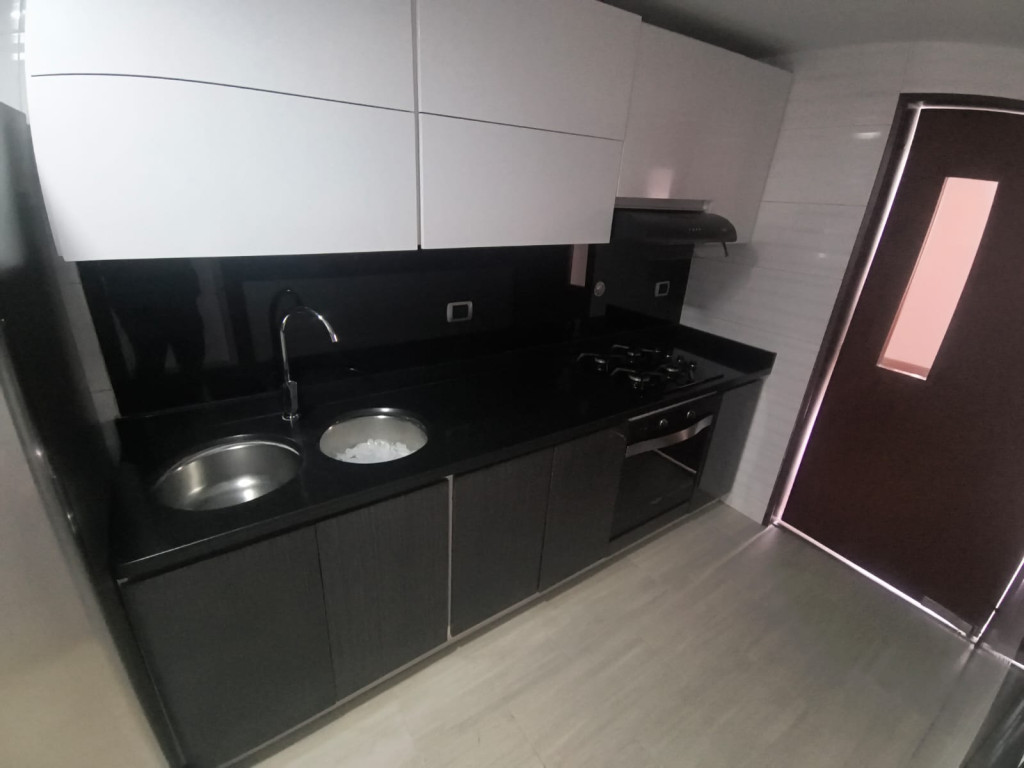 Apartamento en venta en Santa Barbara Central, Bogotá · foto 7 de 24