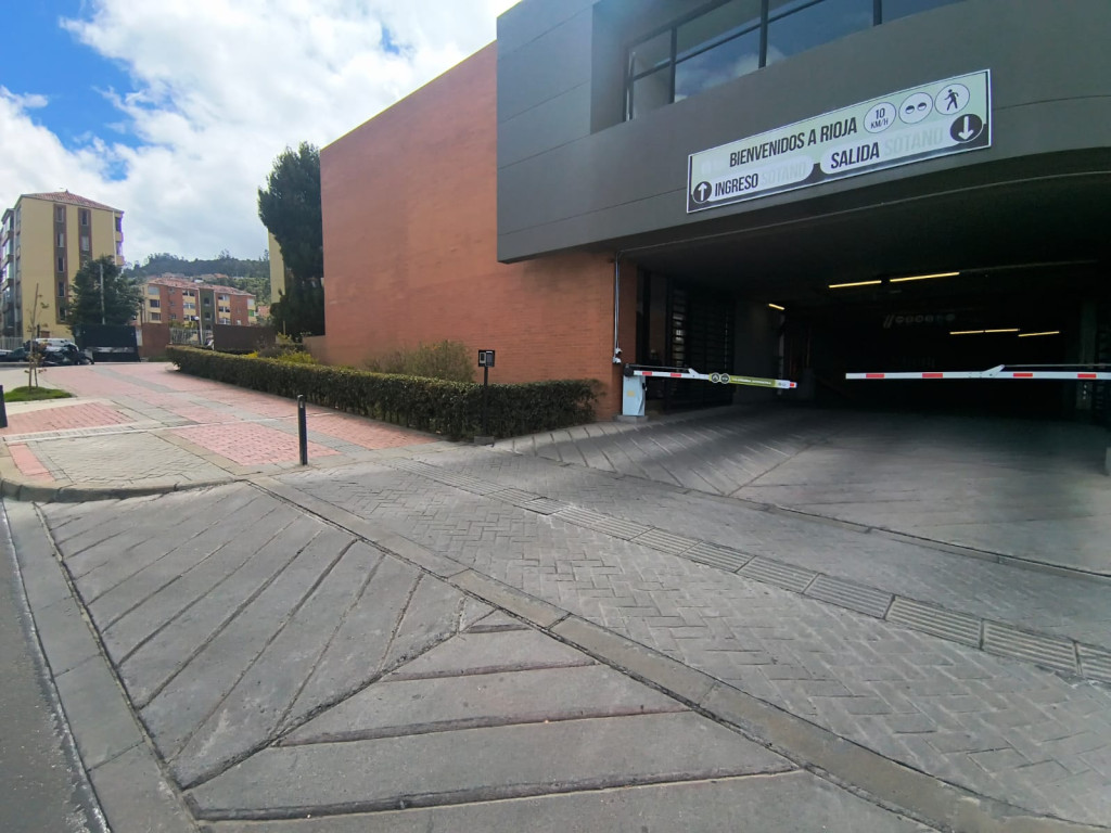 Apartamento en venta en El Redil, Bogotá · foto 2 de 21