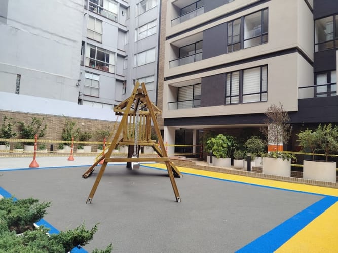 Apartaestudio en venta en Quinta Paredes, Bogotá, 44 m² · foto 2 de 12