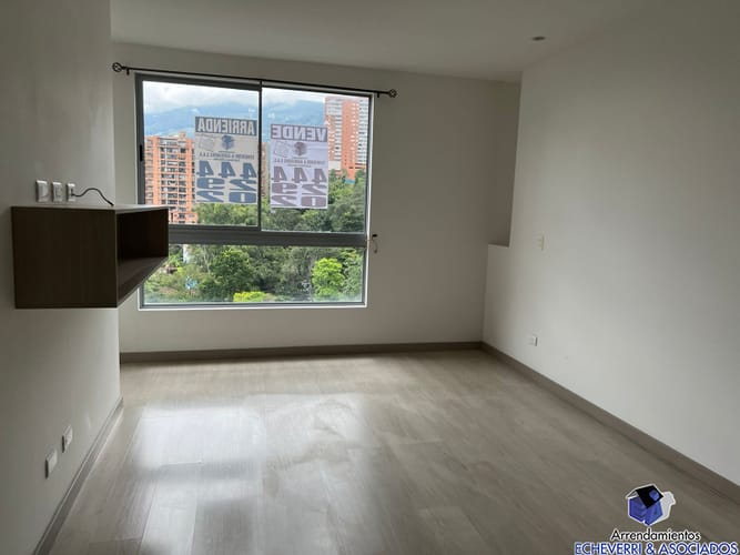 Apartamento de 3 alcobas en venta en Loma De Las Brujas, Envigado, 154 m² · foto 2 de 14