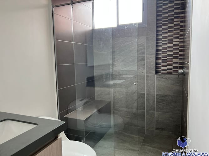 Apartamento de 3 alcobas en venta en Loma De Las Brujas, Envigado, 154 m² · foto 8 de 14