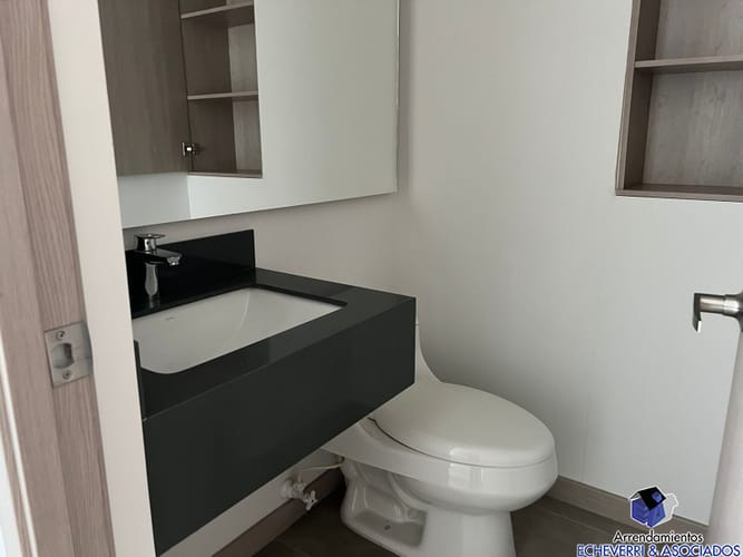 Apartamento de 3 alcobas en venta en Loma De Las Brujas, Envigado, 154 m² · foto 14 de 14