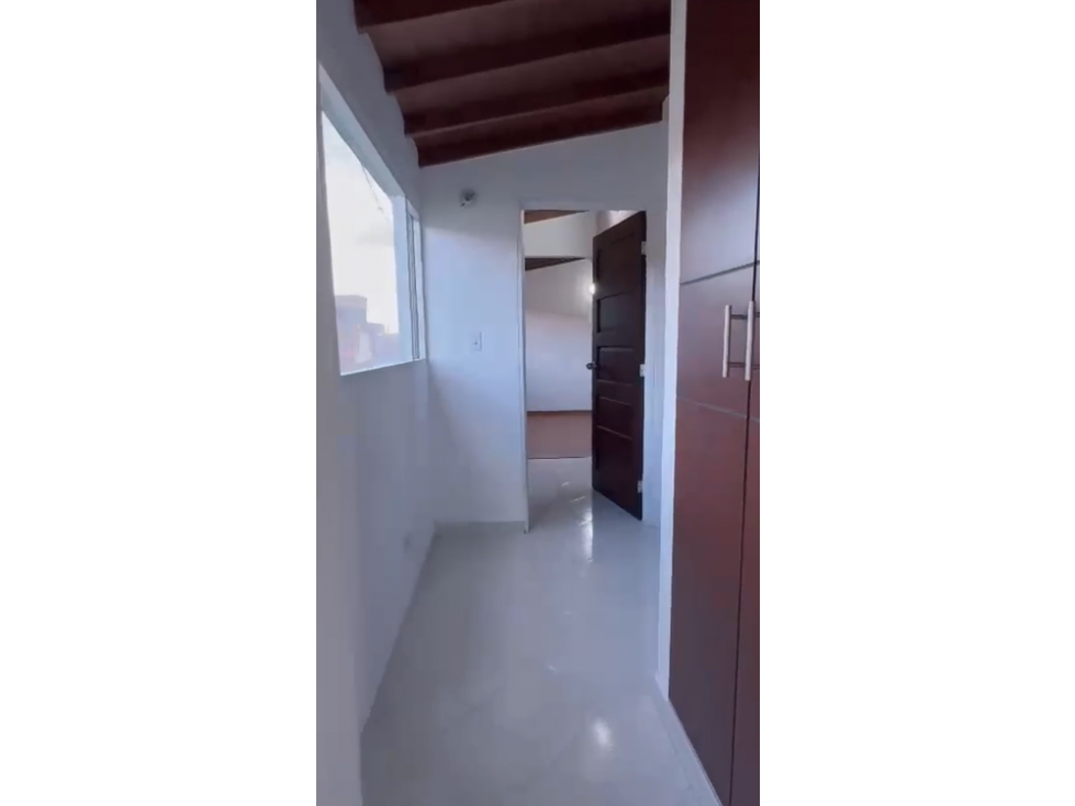 Apartamento en venta en Quinta Paredes, Bogotá · foto 6 de 17