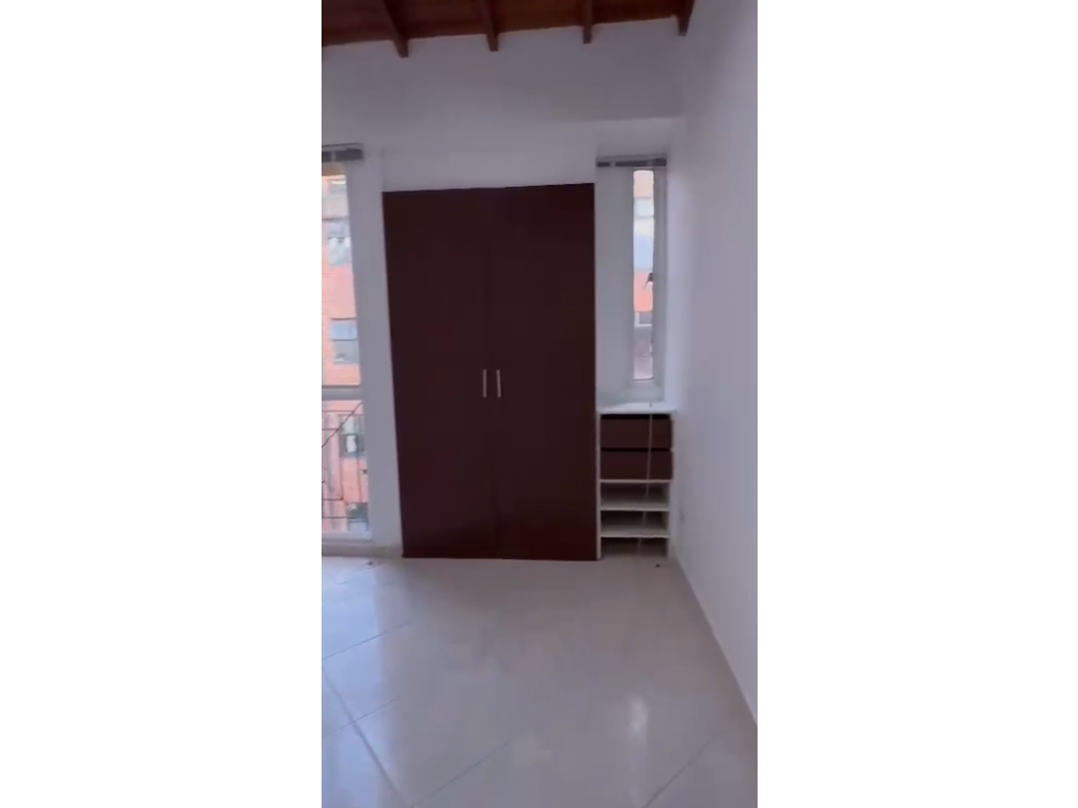 Apartamento en venta en Quinta Paredes, Bogotá · foto 8 de 17