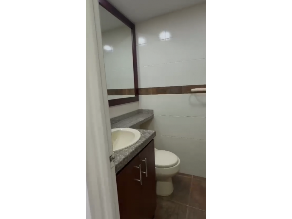 Apartamento en venta en Quinta Paredes, Bogotá · foto 9 de 17