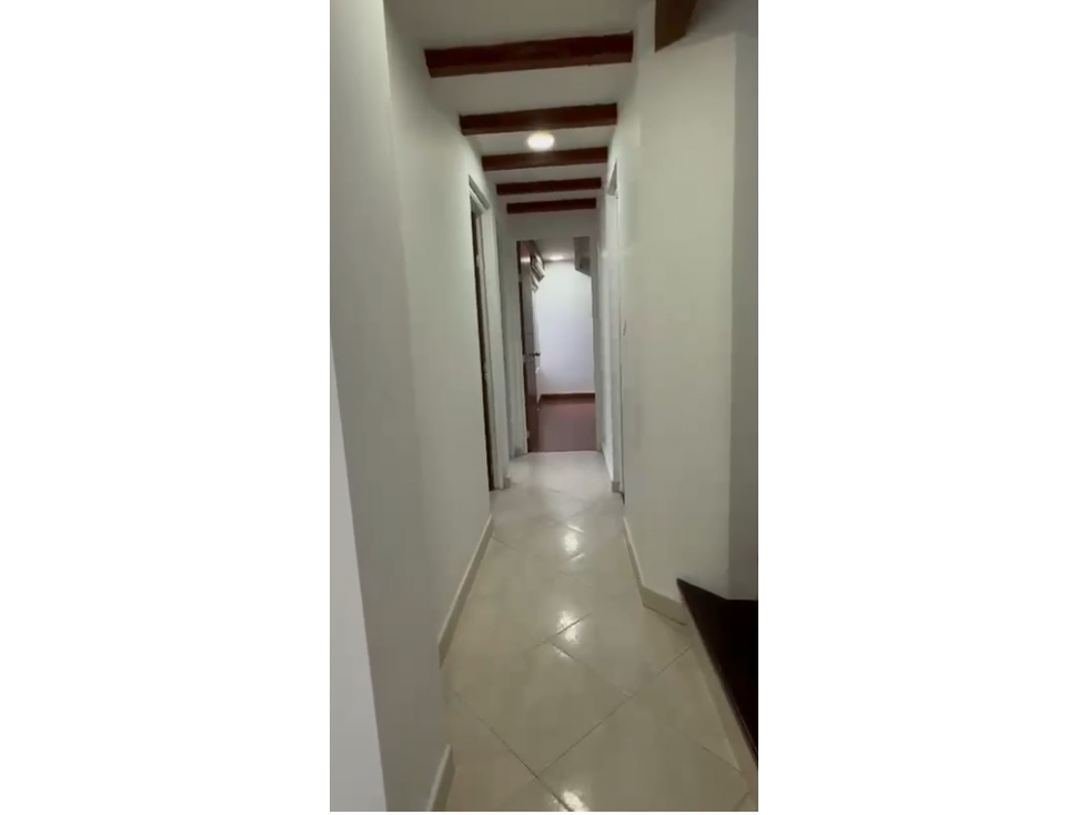 Apartamento en venta en Quinta Paredes, Bogotá · foto 10 de 17