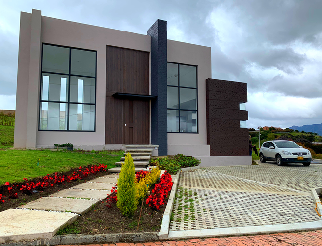 Casa de 3 alcobas en venta en Altos De Yerbabuena, Sopó, 380 m² · foto 3 de 13