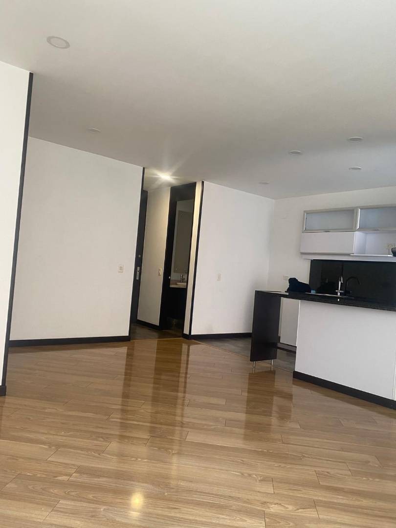 Apartamento en venta en Santa Barbara Occidental, Bogotá · foto 7 de 20