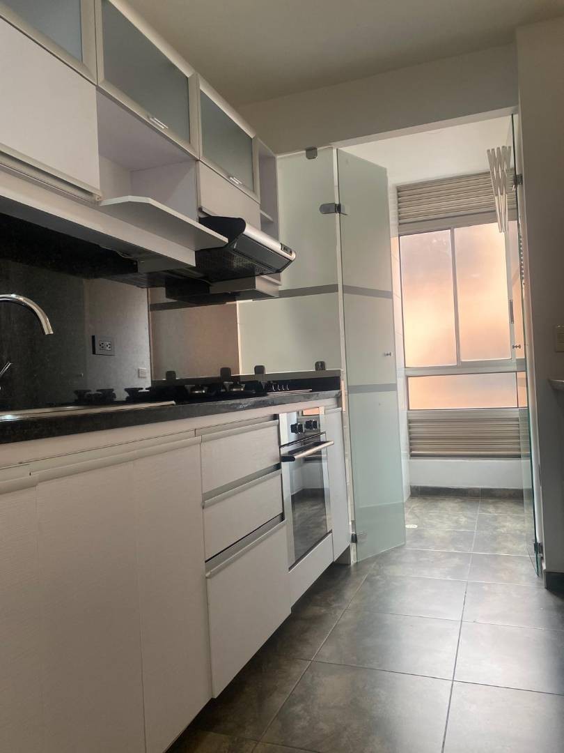 Apartamento en venta en Santa Barbara Occidental, Bogotá · foto 8 de 20