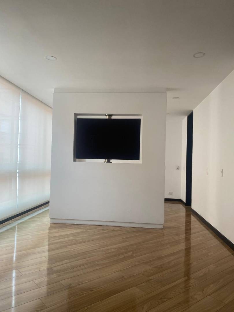 Apartamento en venta en Santa Barbara Occidental, Bogotá · foto 10 de 20