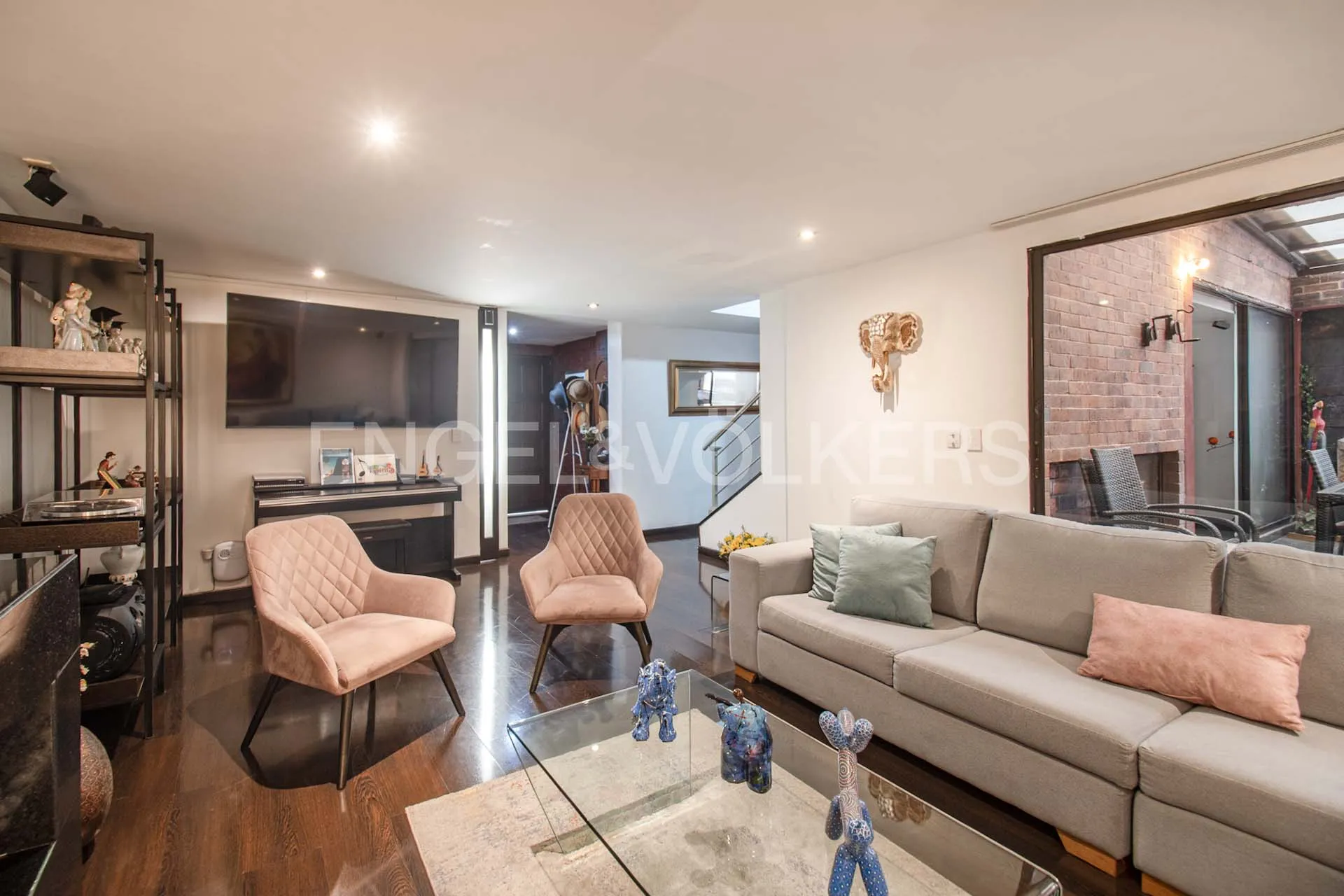 Casa en venta en Chicó Navarra, Bogotá · foto 2 de 15