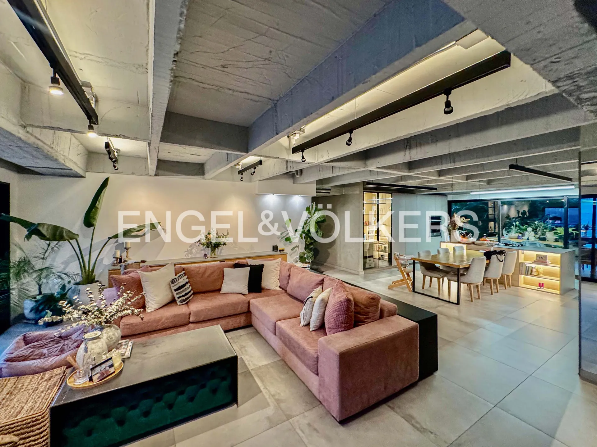 Apartamento en arriendo en Altos Del Poblado, Medellín · foto 5 de 10