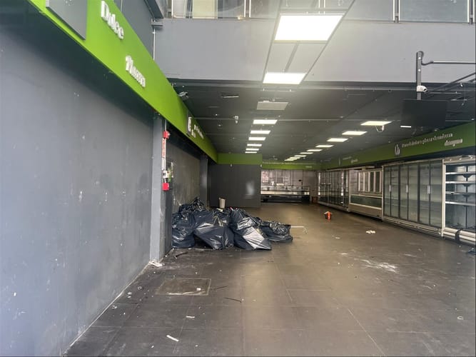 Local Comercial en Alquiler · Foto 3
