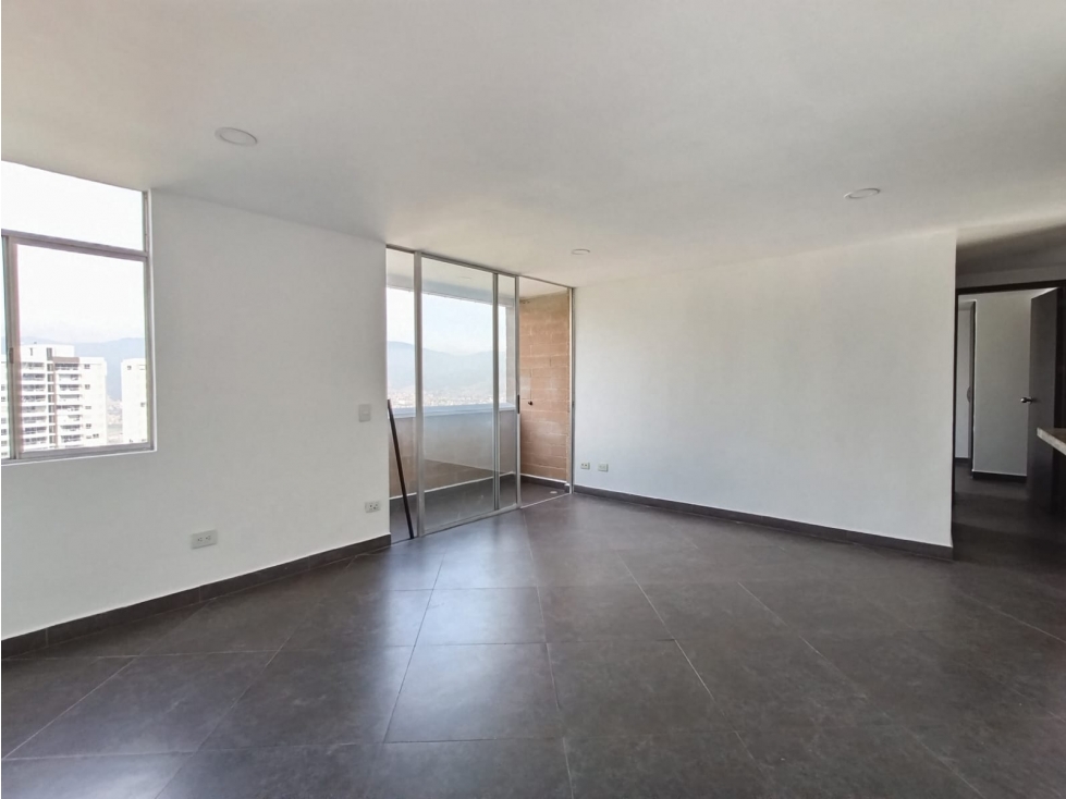 Apartamento en venta en Loma Del Indio, Medellín · foto 2 de 11