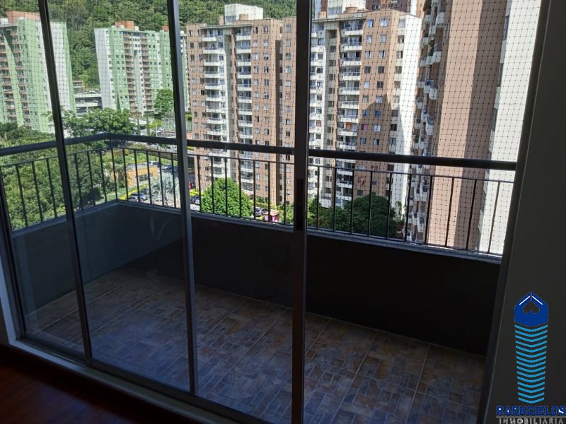 Apartamento en venta en Rodeo Alto, Medellín · foto 4 de 21
