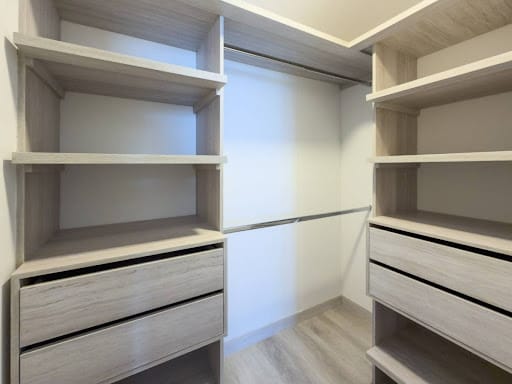 Apartamento de 2 alcobas en venta en El Poblado, Medellín, 73 m² · foto 10 de 24