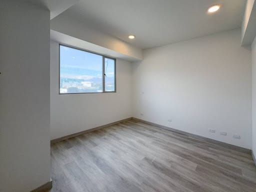Apartamento de 2 alcobas en venta en El Poblado, Medellín, 73 m² · foto 12 de 24