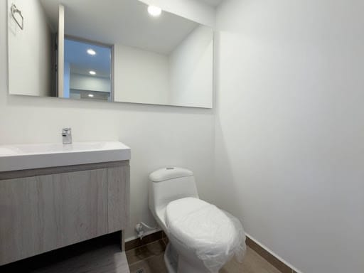 Apartamento de 2 alcobas en venta en El Poblado, Medellín, 73 m² · foto 14 de 24