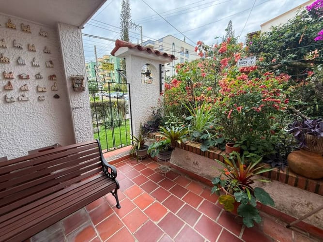 Casa de 4 alcobas en venta en Los Pinos, Bucaramanga, 210 m² · foto 3 de 24
