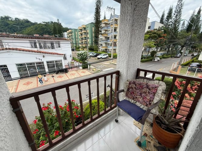 Casa de 4 alcobas en venta en Los Pinos, Bucaramanga, 210 m² · foto 5 de 24