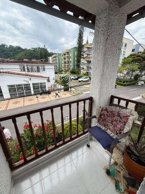 Casa de 4 alcobas en venta en Los Pinos, Bucaramanga, 210 m² · foto 13 de 24
