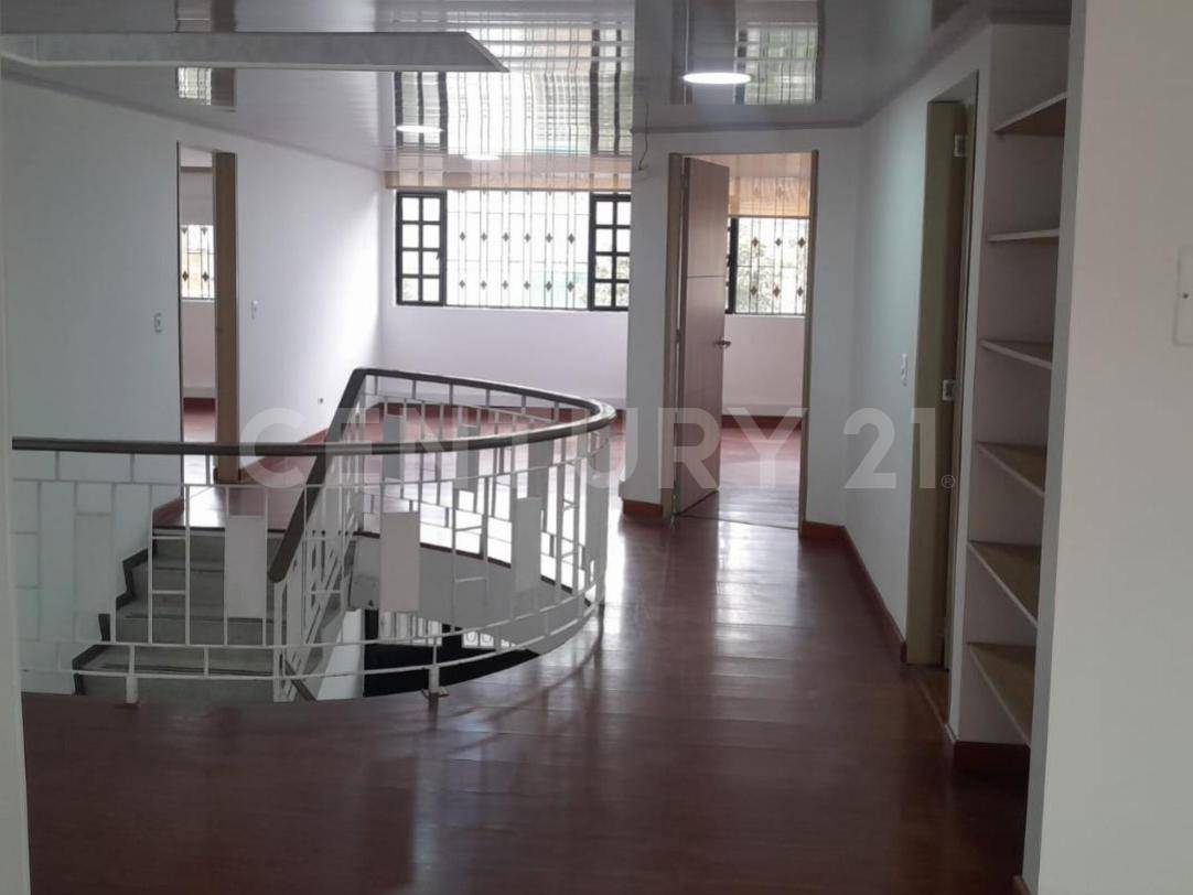 Casa en venta en Quinta Paredes, Bogotá · foto 5 de 24