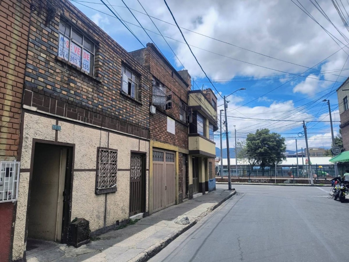 Casa en venta en Las Ferias, Bogotá · foto 2 de 23