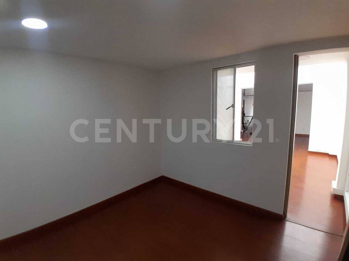 Casa en venta en Quinta Paredes, Bogotá · foto 20 de 24