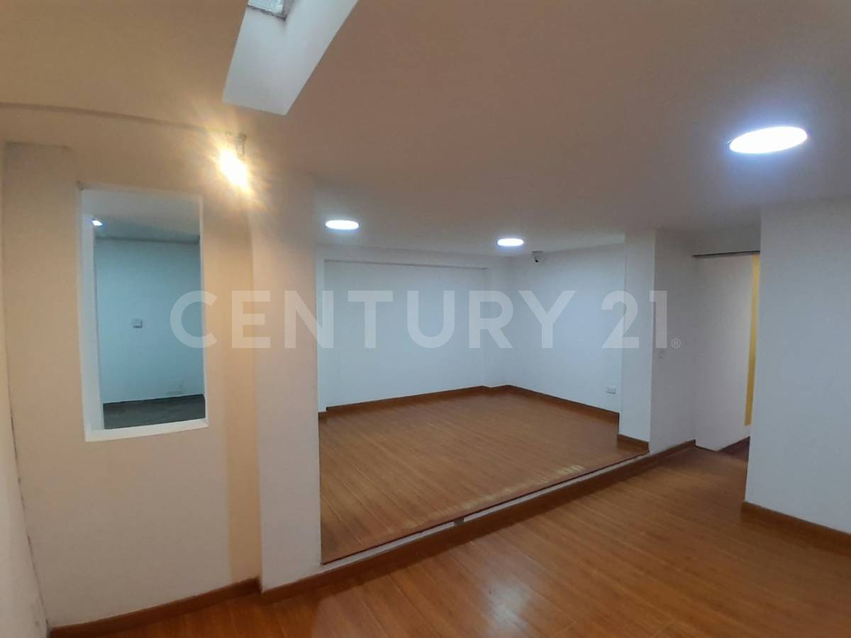 Casa en venta en Quinta Paredes, Bogotá · foto 23 de 24