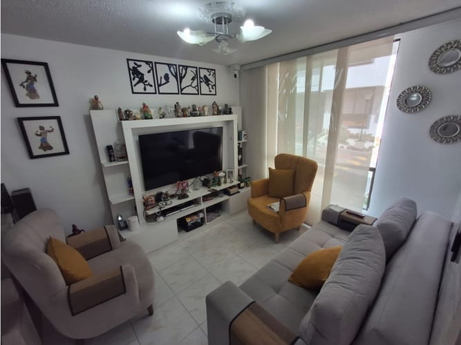 Casa de 3 alcobas en venta en Cn. Casa Campo, Armenia, 98 m² · foto 2 de 17