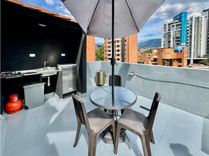 Apartamento de 1 alcoba en arriendo en Laureles, Medellín, 80 m² · foto 8 de 10