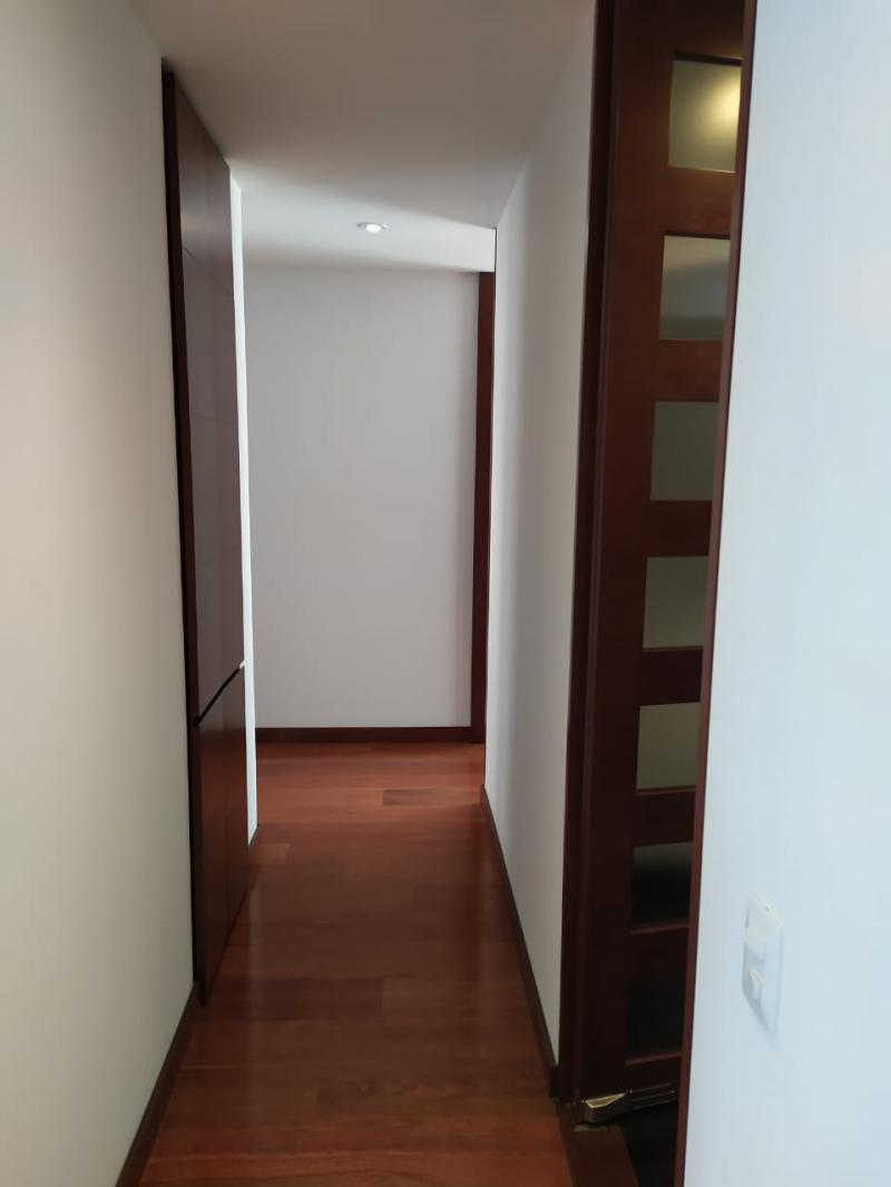 Apartamento en venta en Santa Barbara, Bogotá · foto 8 de 24