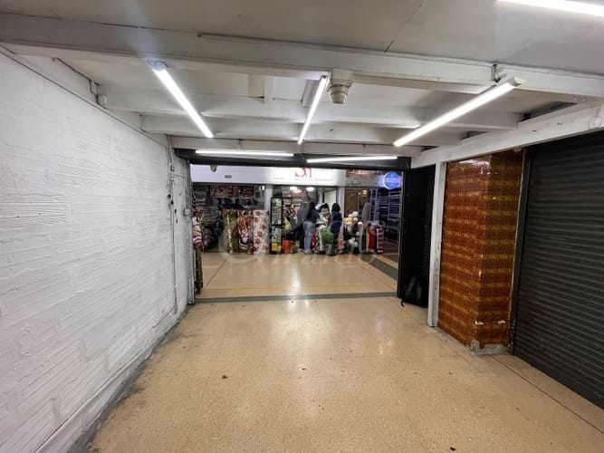 Local en arriendo en Guayaquil, Medellín, 16 m² · foto 3 de 6